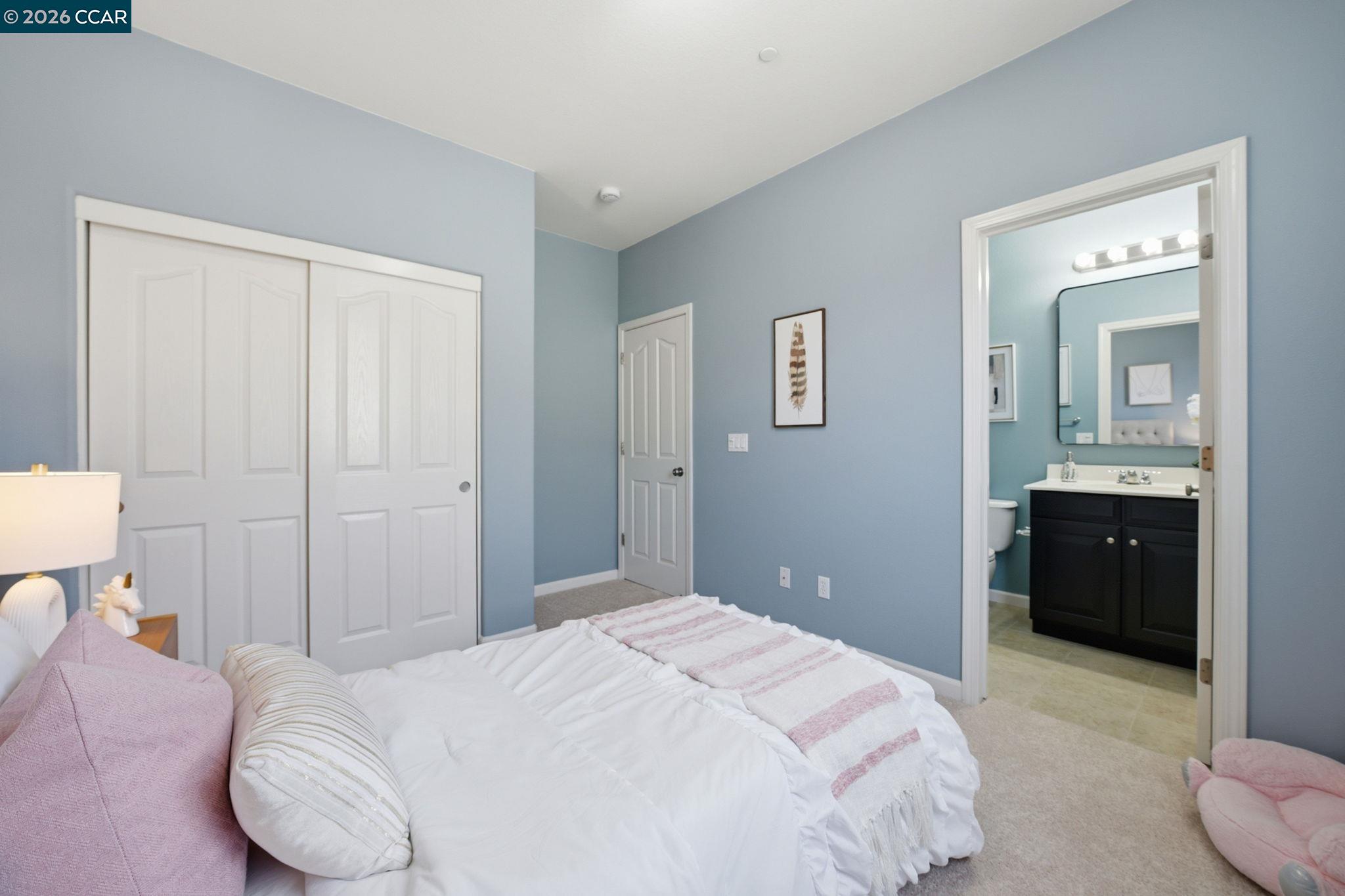 252 Sullivan Way