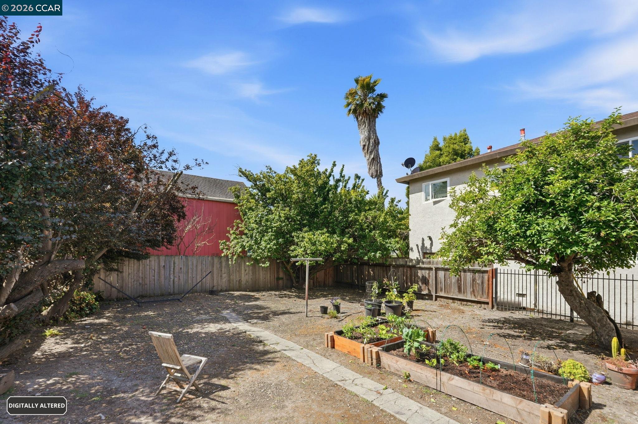 1238 Haskell St
