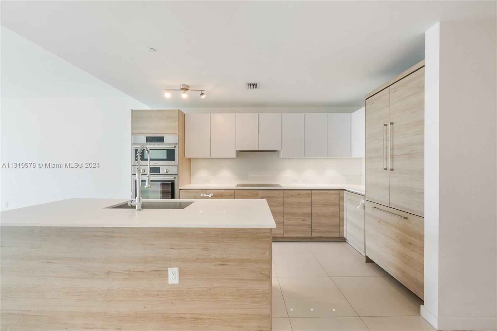 10201 E Bay Harbor Dr Unit: PH3