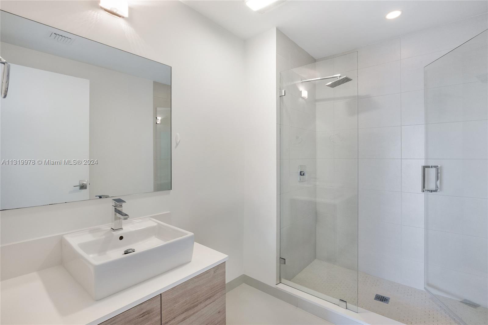 10201 E Bay Harbor Dr Unit: PH3