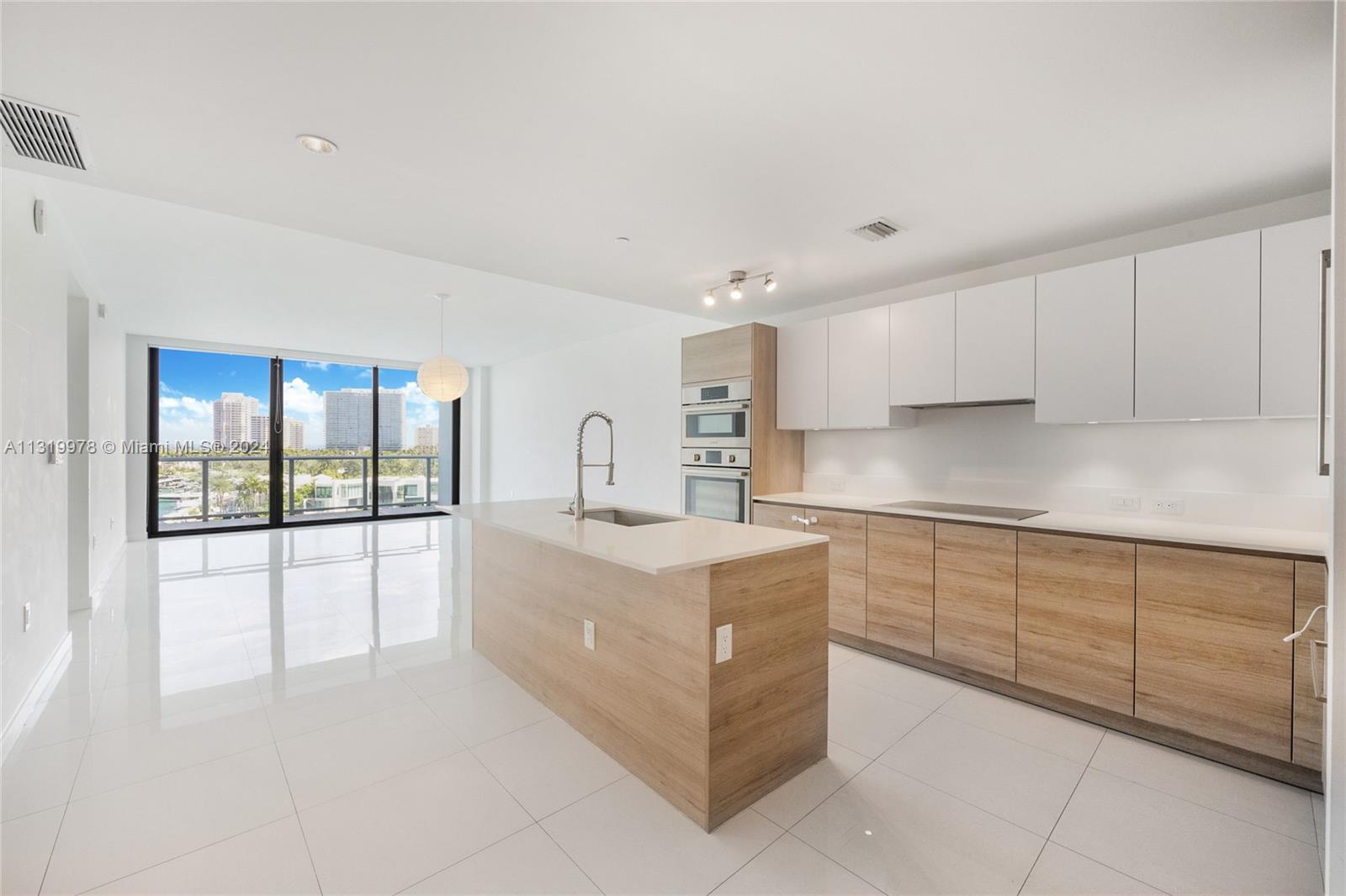 10201 E Bay Harbor Dr Unit: PH3