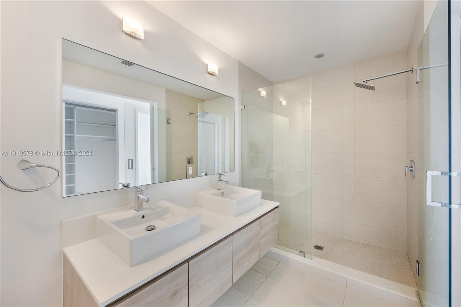 10201 E Bay Harbor Dr Unit: PH3