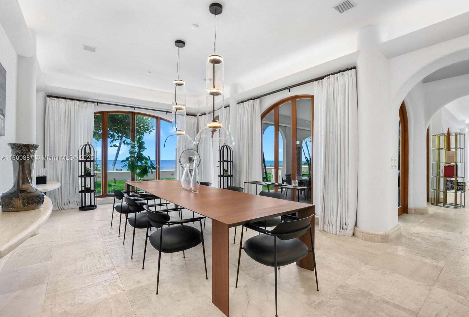 387 Ocean Blvd
