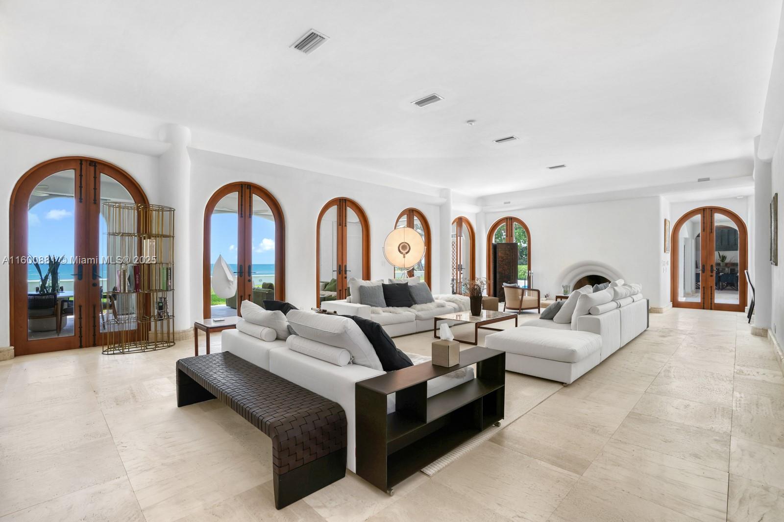 387 Ocean Blvd