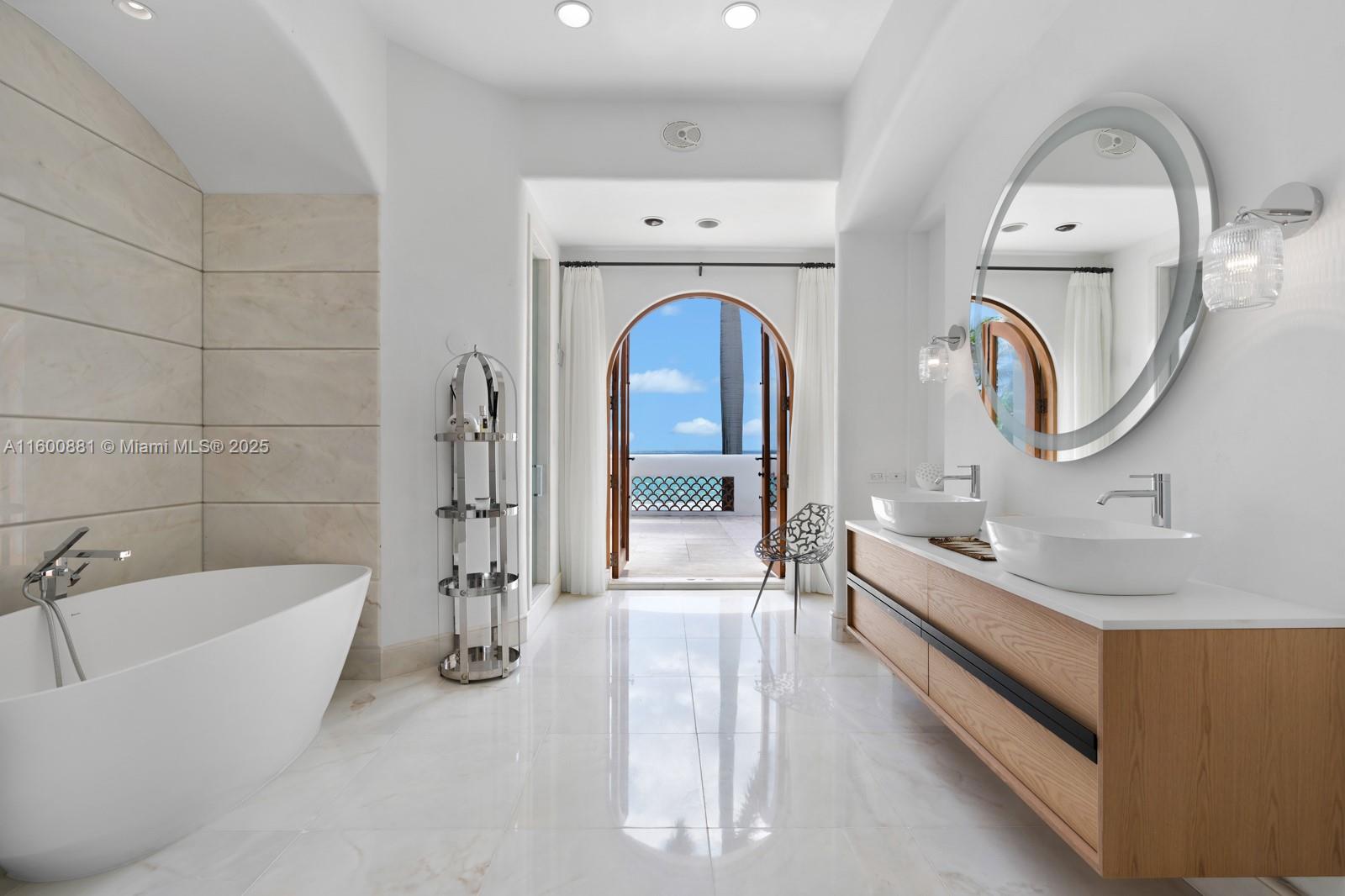 387 Ocean Blvd