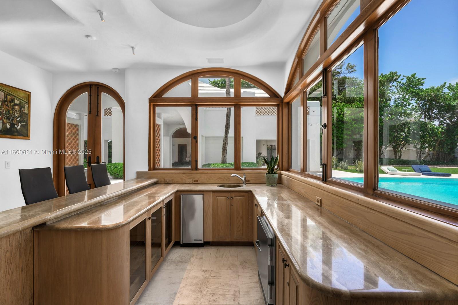 387 Ocean Blvd