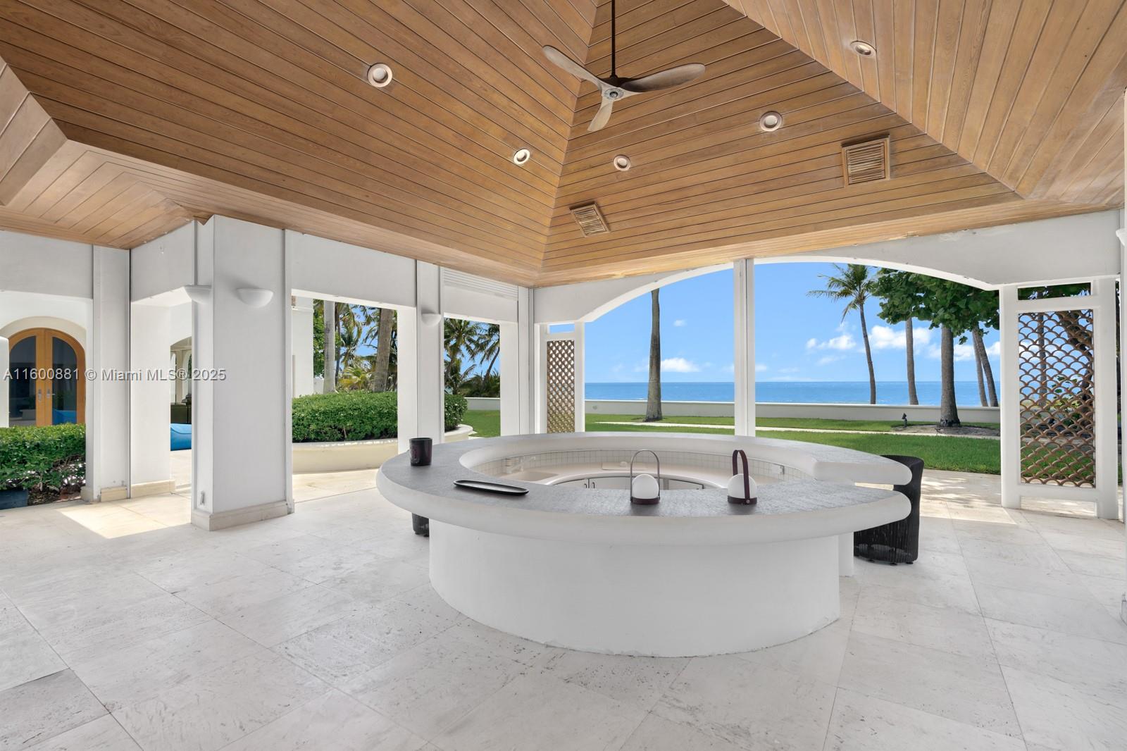 387 Ocean Blvd