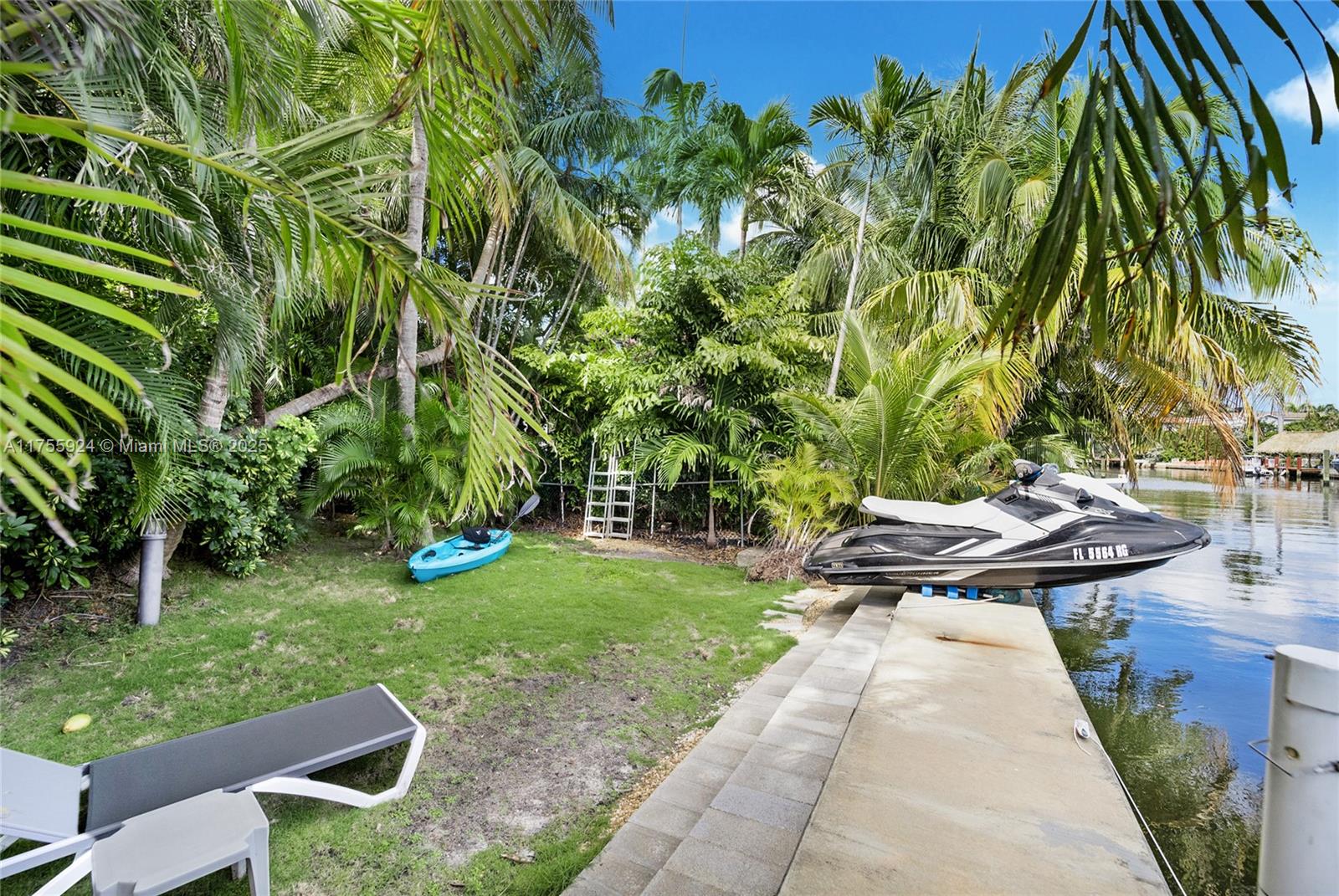 278 S Island Dr