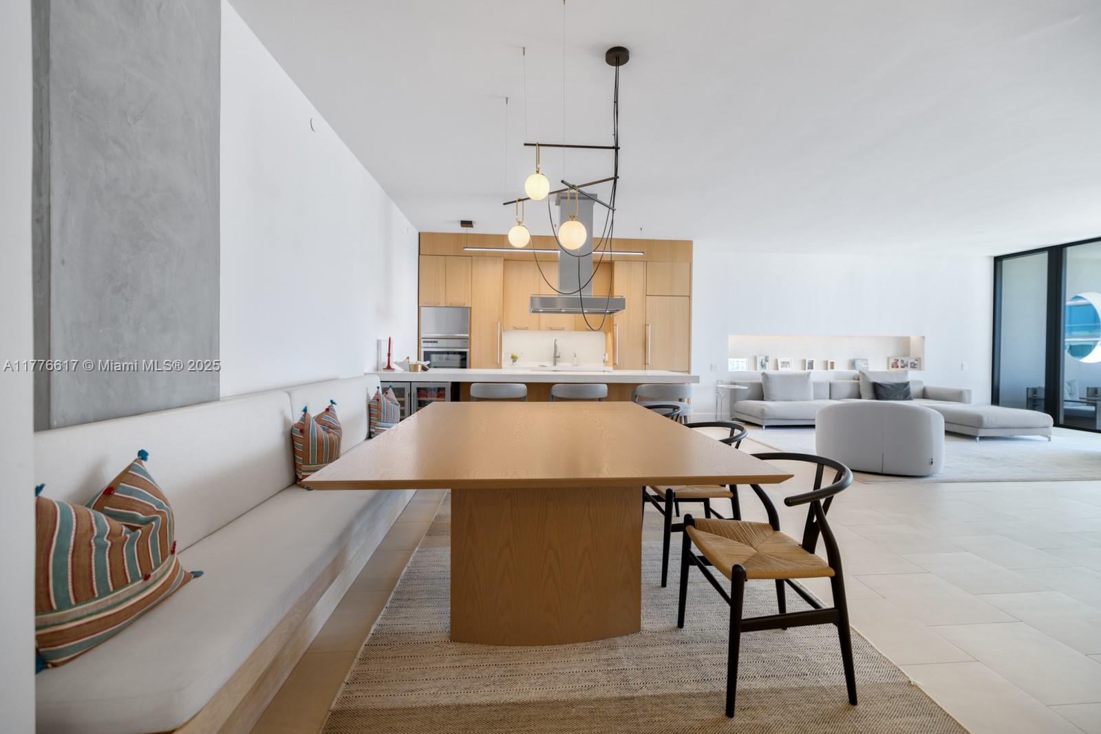 10205 Collins Ave Unit: PH3