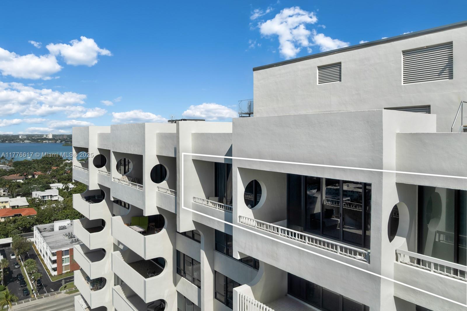 10205 Collins Ave Unit: PH3