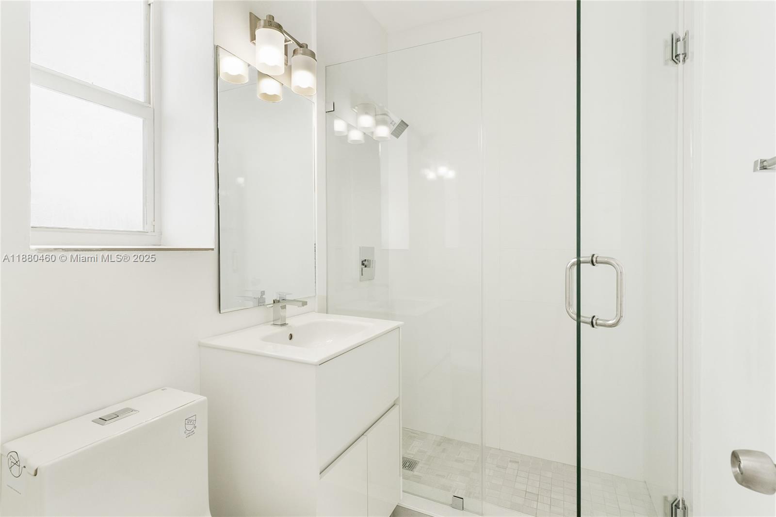 6930 Rue Versailles # 24