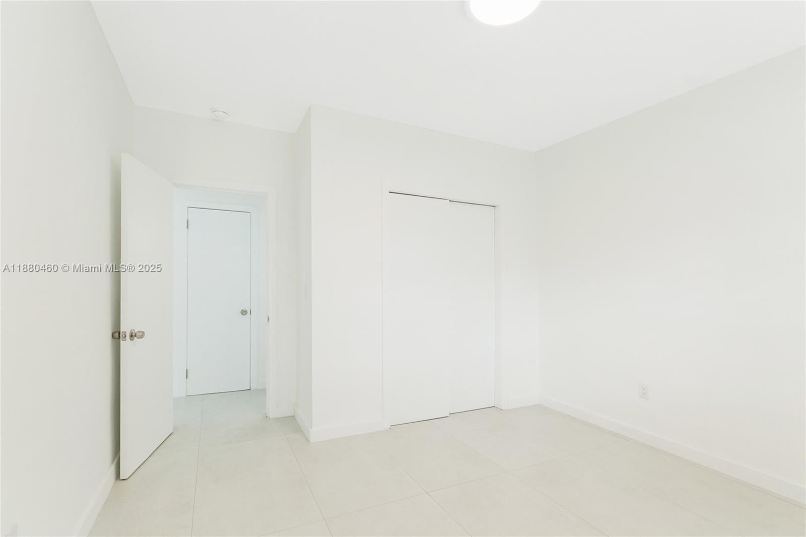 6930 Rue Versailles # 24