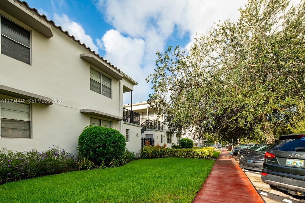 974 Biarritz Dr # 15