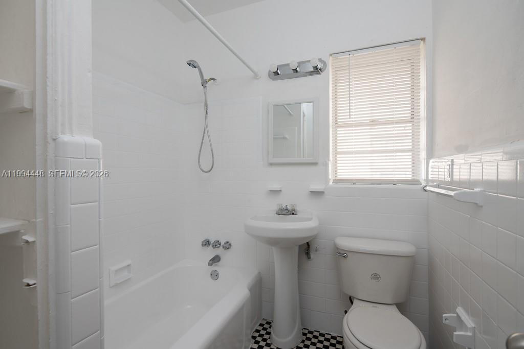 974 Biarritz Dr # 15