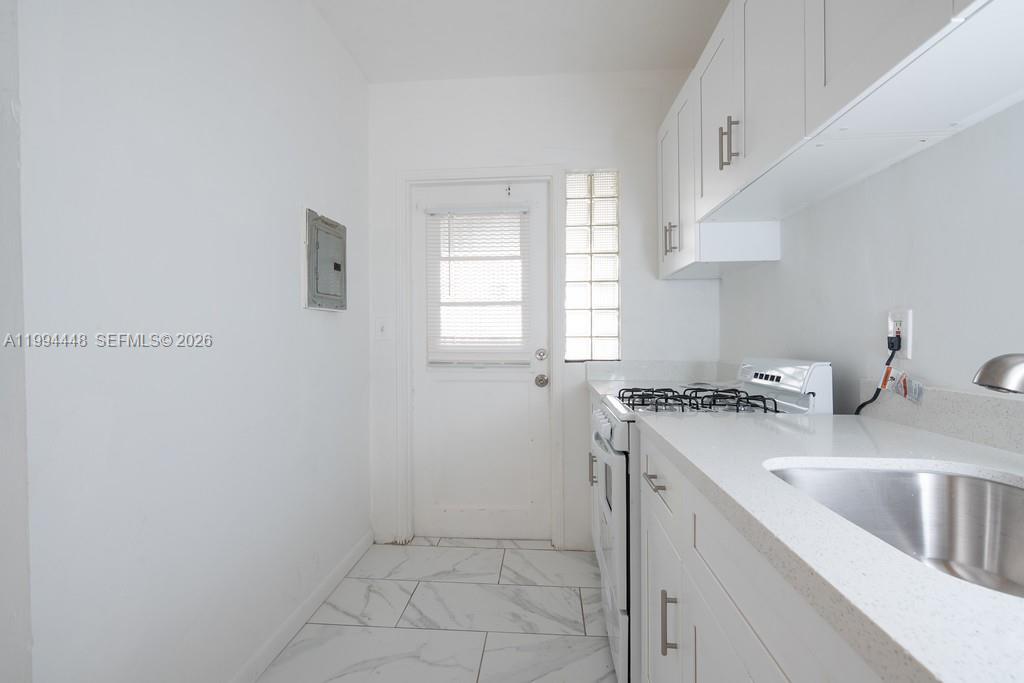 974 Biarritz Dr # 15