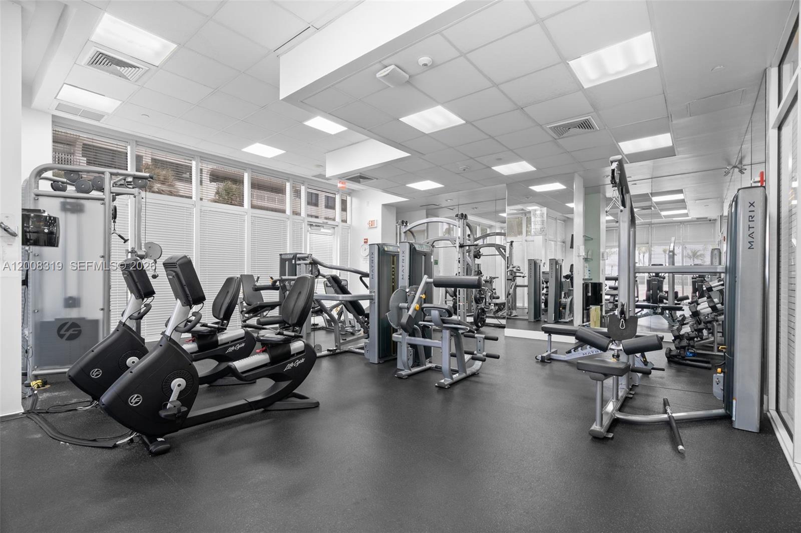 10225 Collins Ave # 2004