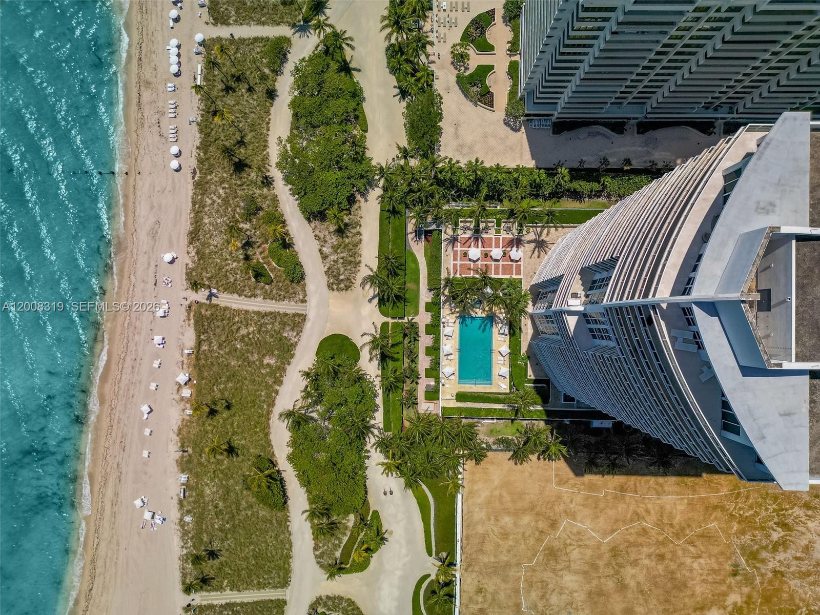 10225 Collins Ave # 2004