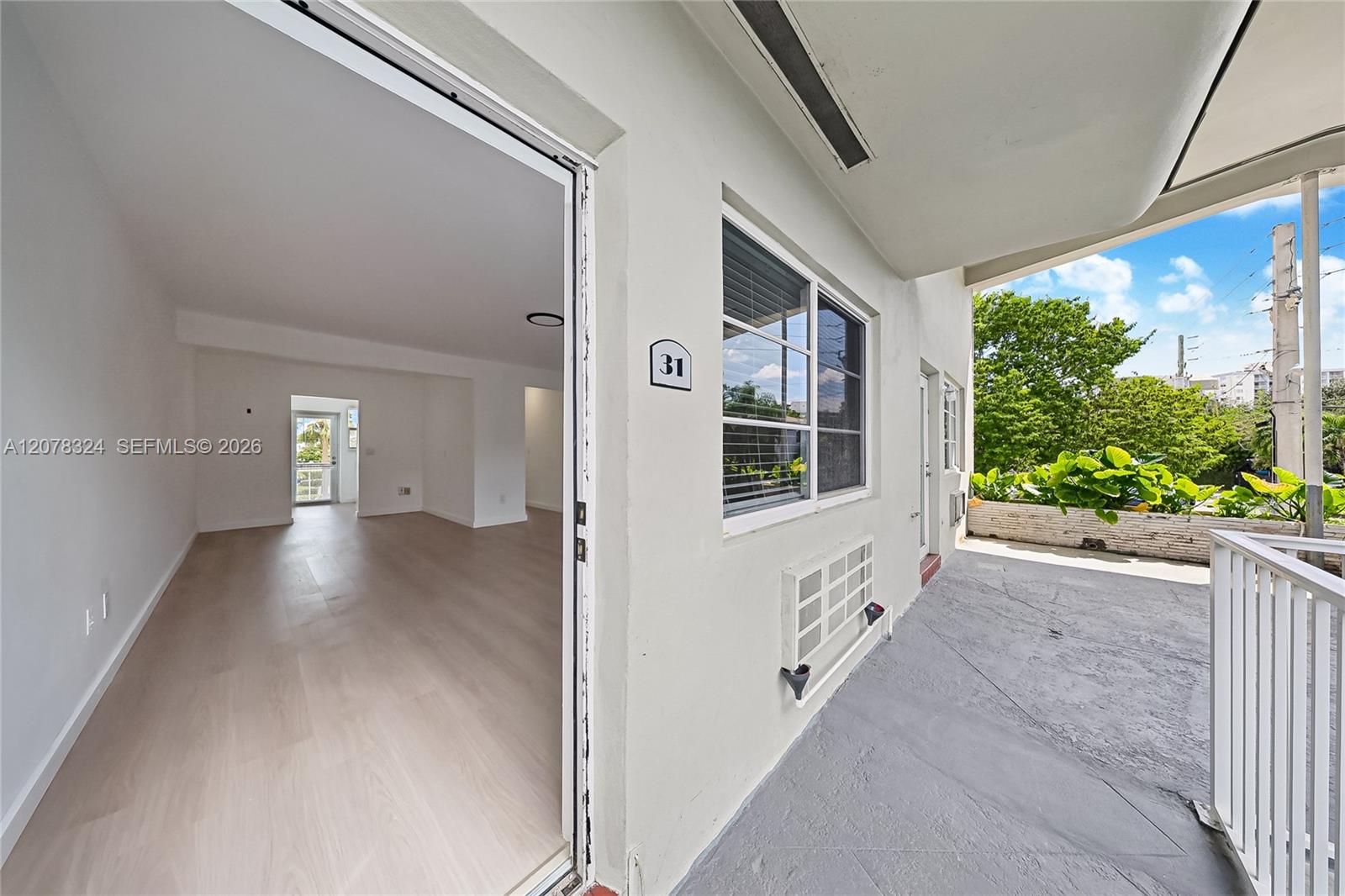 6930 Rue Versailles # 31