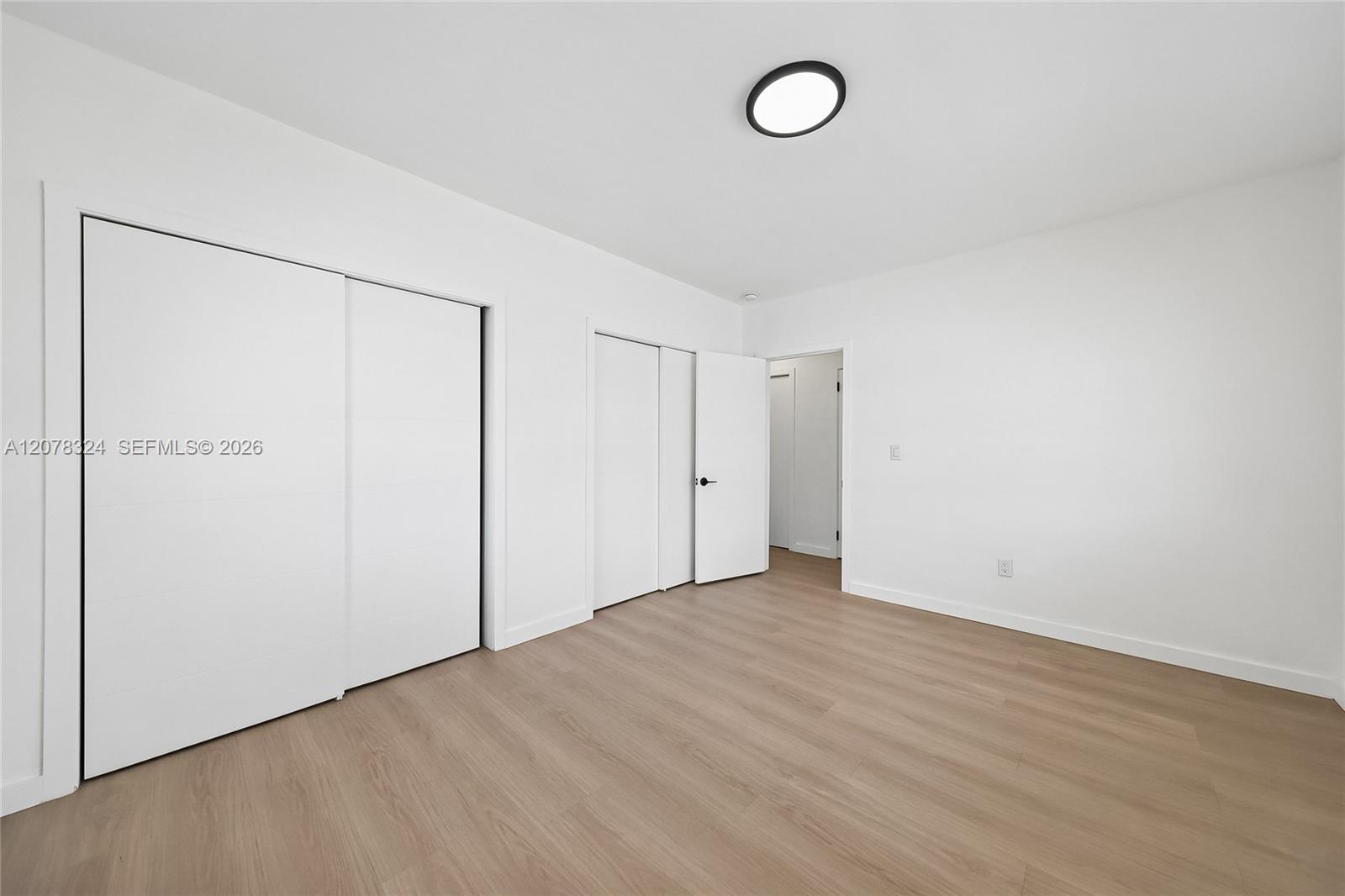 6930 Rue Versailles # 31
