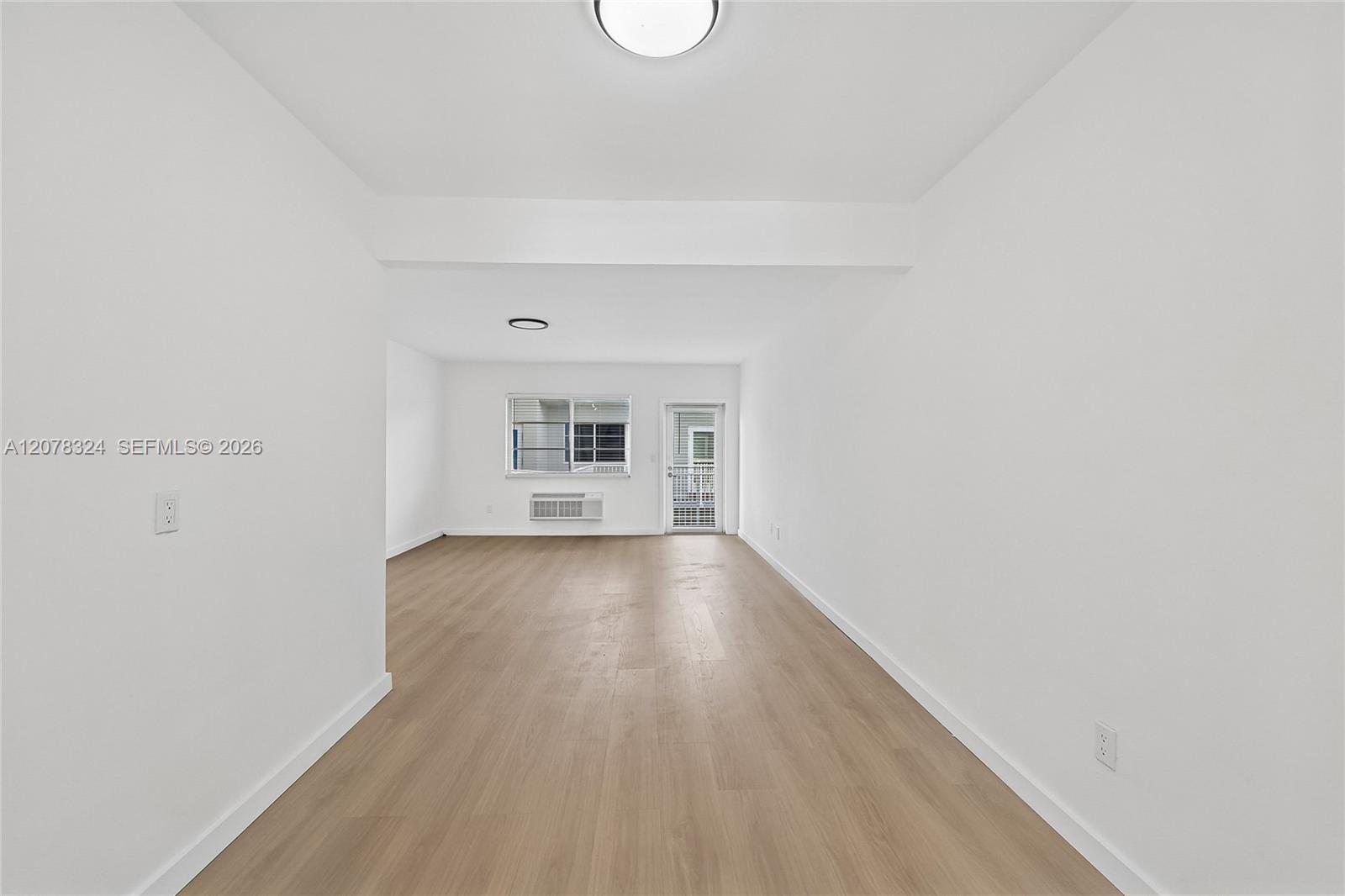 6930 Rue Versailles # 31