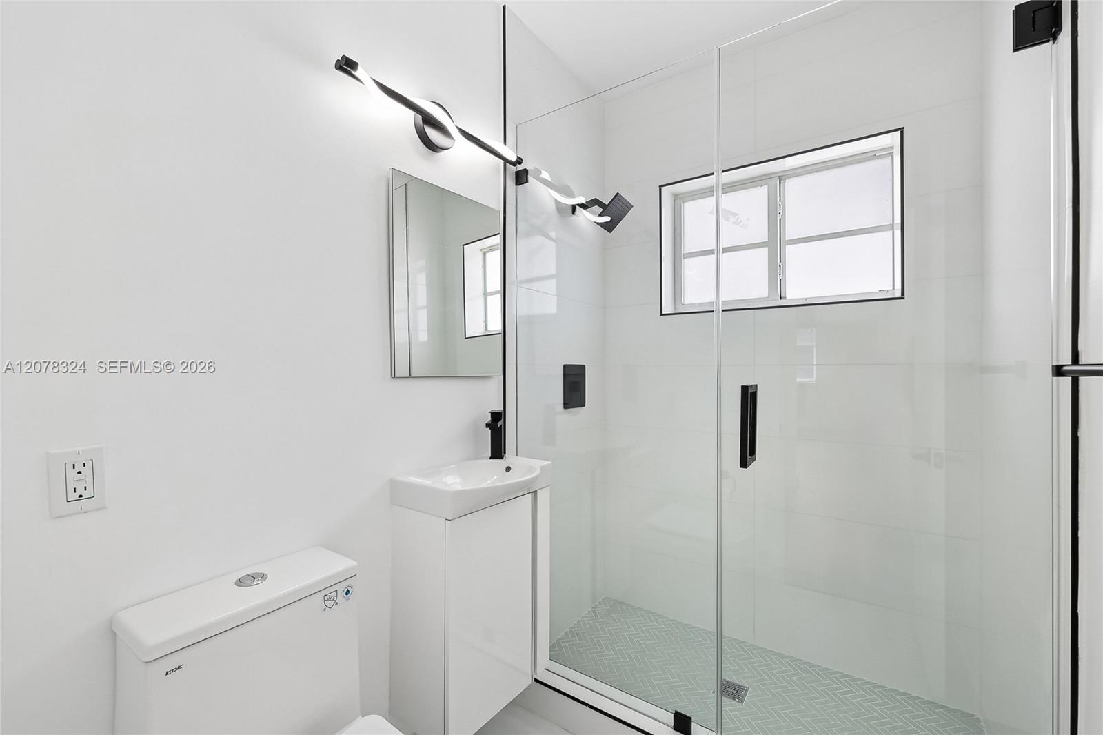 6930 Rue Versailles # 31