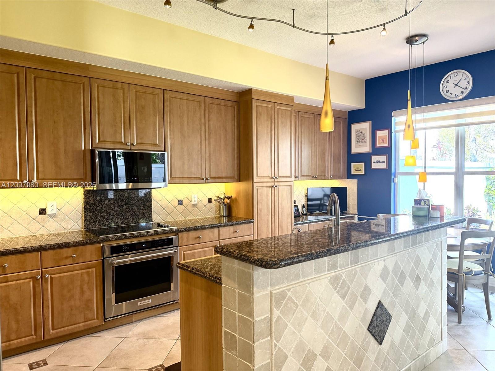 3191 NE 211th Ter