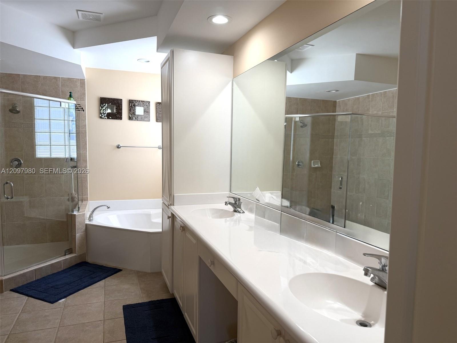 3191 NE 211th Ter