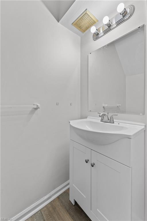 389 Jury LN D