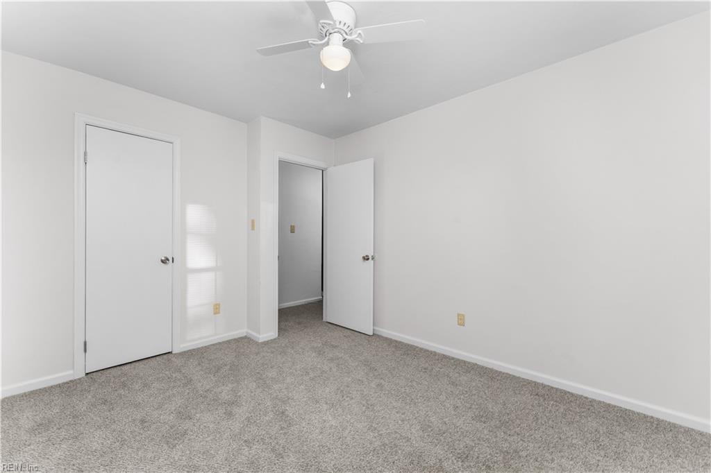 389 Jury LN D