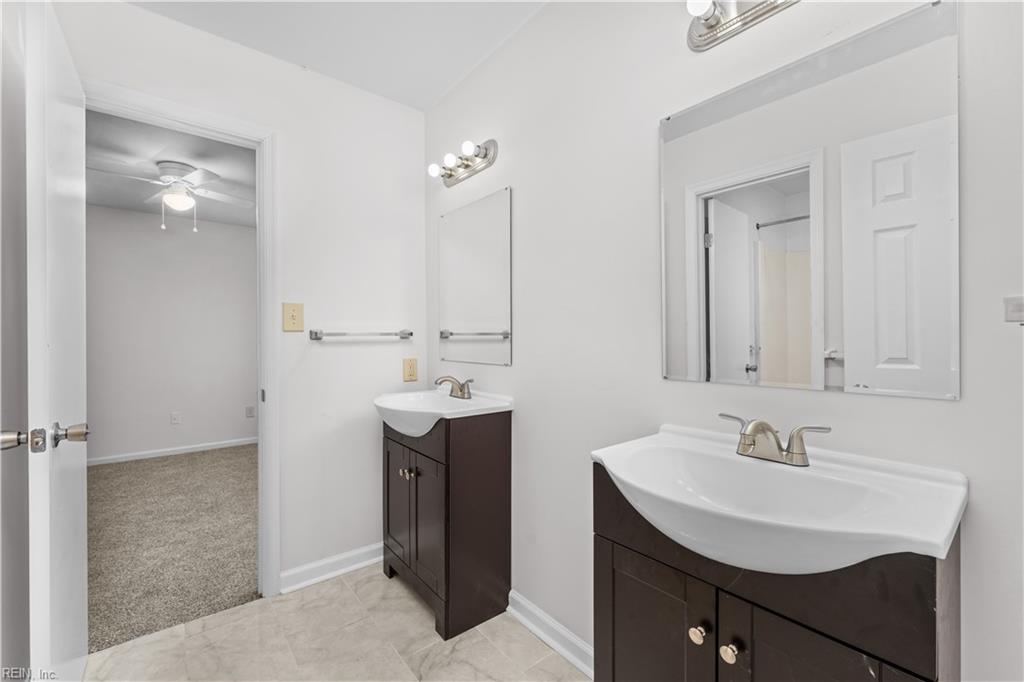 389 Jury LN D