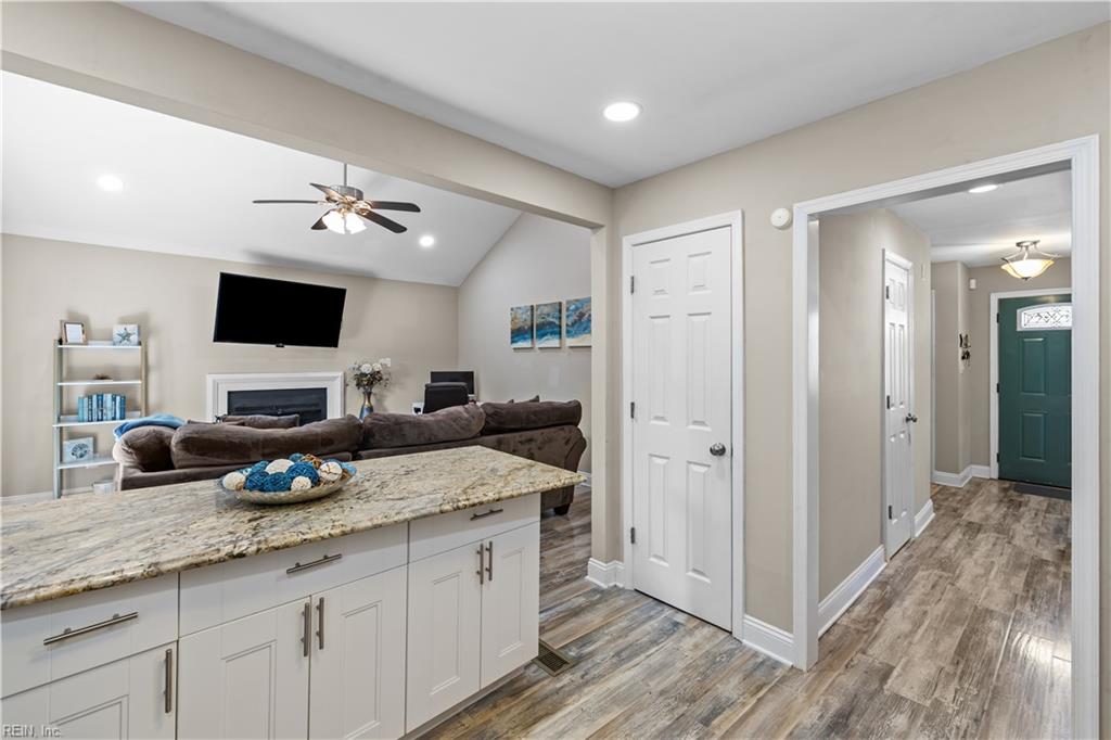 940 Jouett DR
