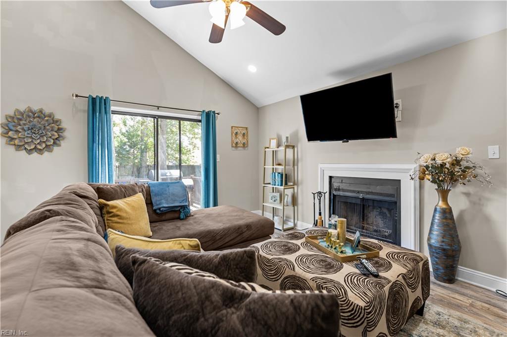 940 Jouett DR