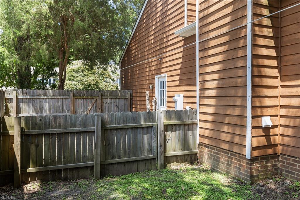 940 Jouett DR