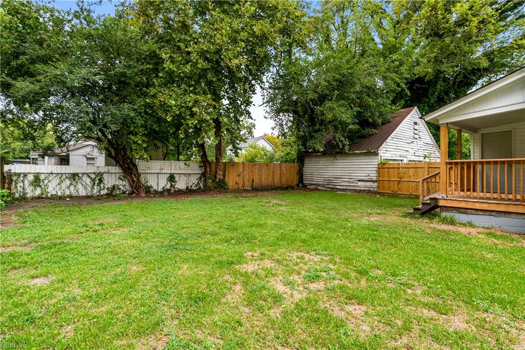 1514 Lansing AVE
