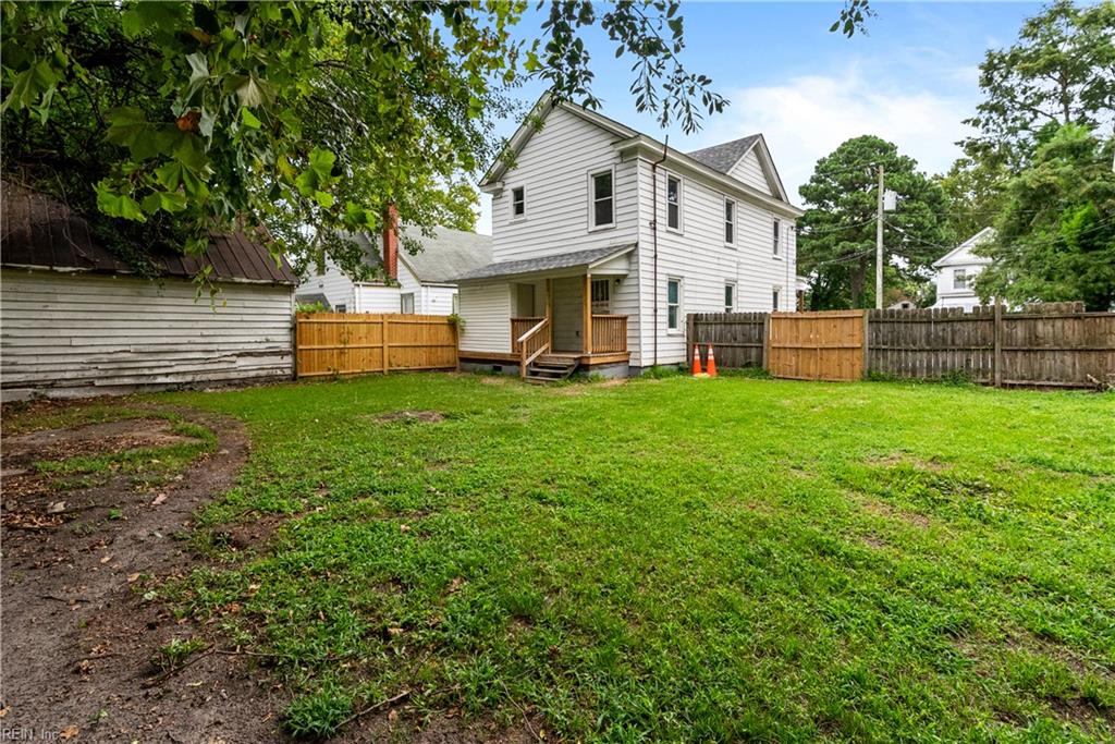 1514 Lansing AVE