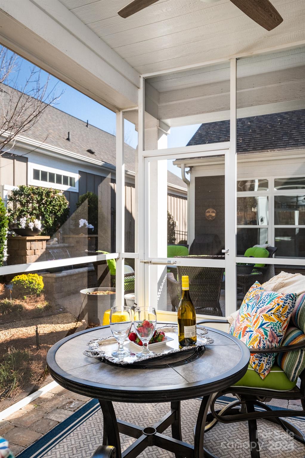 16108 Lakeside Loop Lane