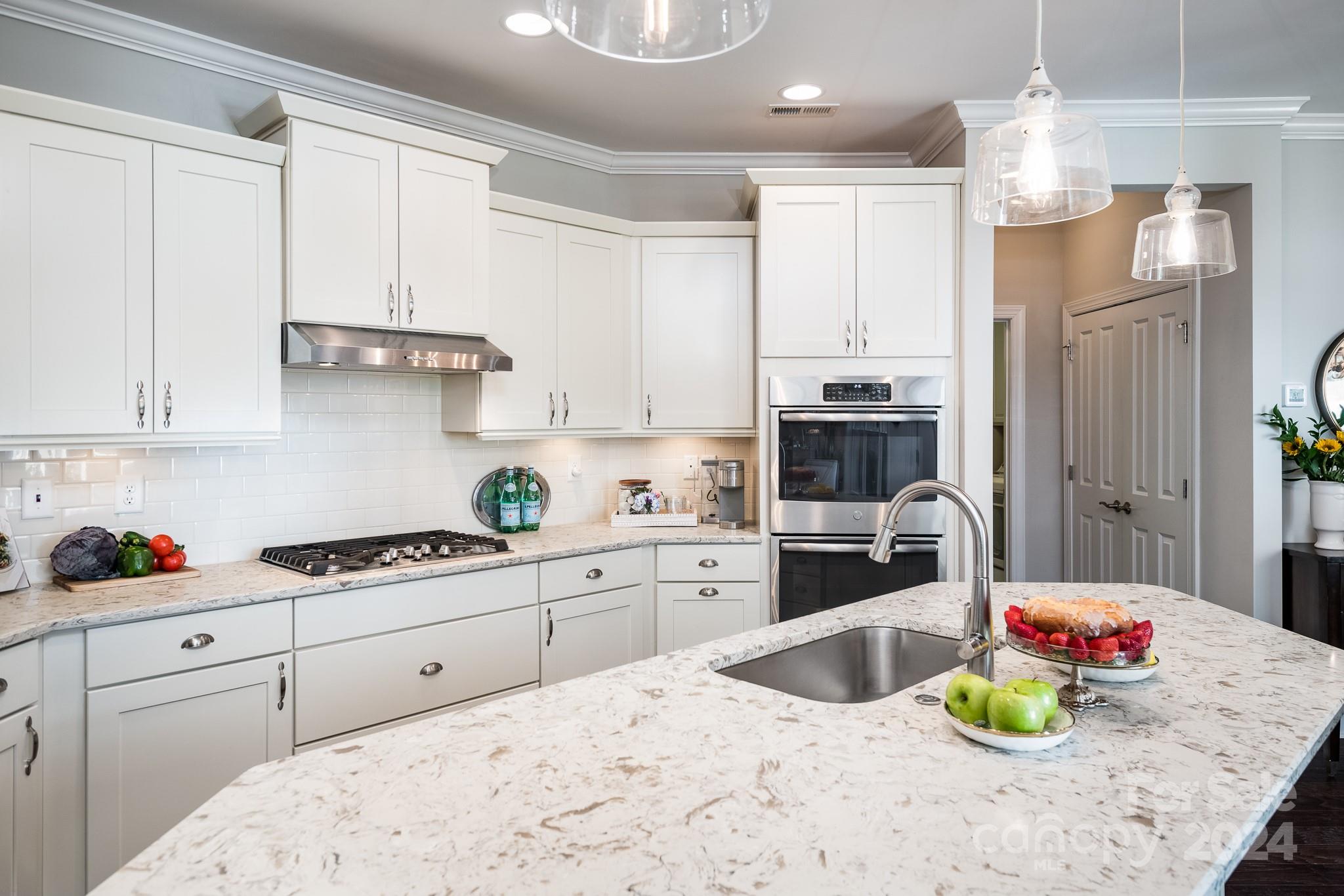 16108 Lakeside Loop Lane