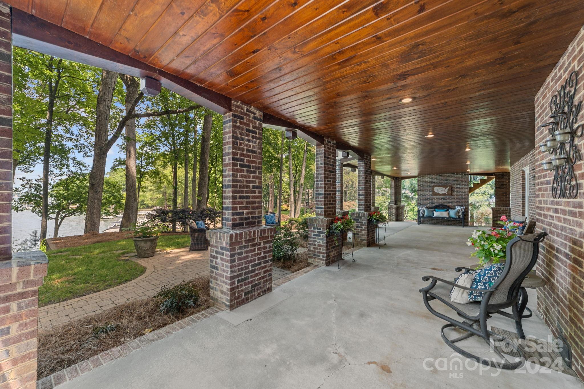 16116 North Point Road