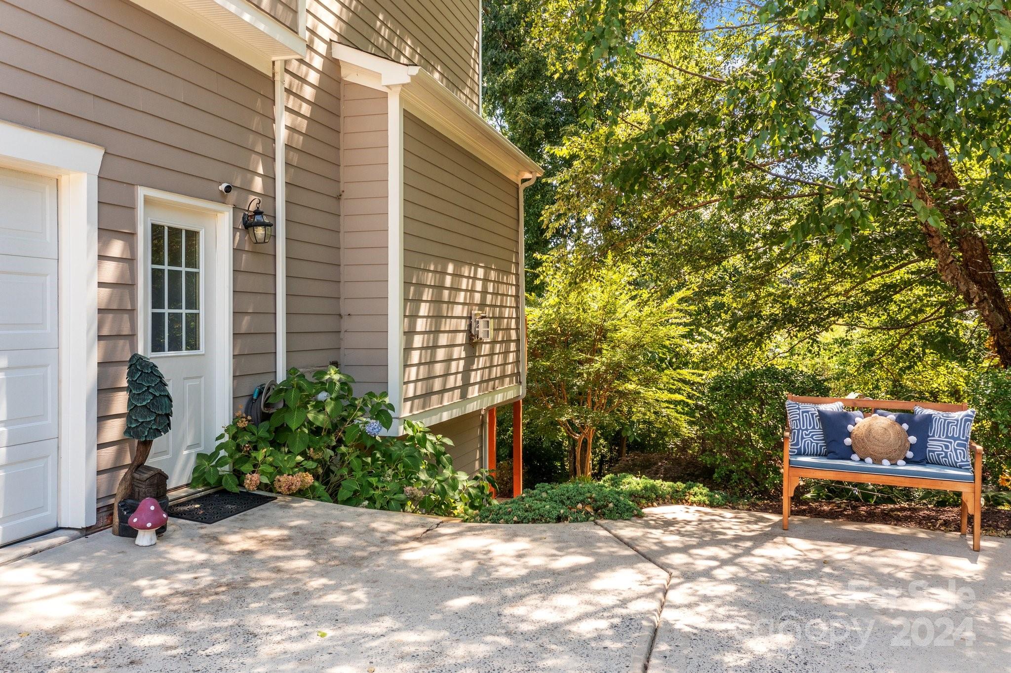 11310 Canoe Cove Lane