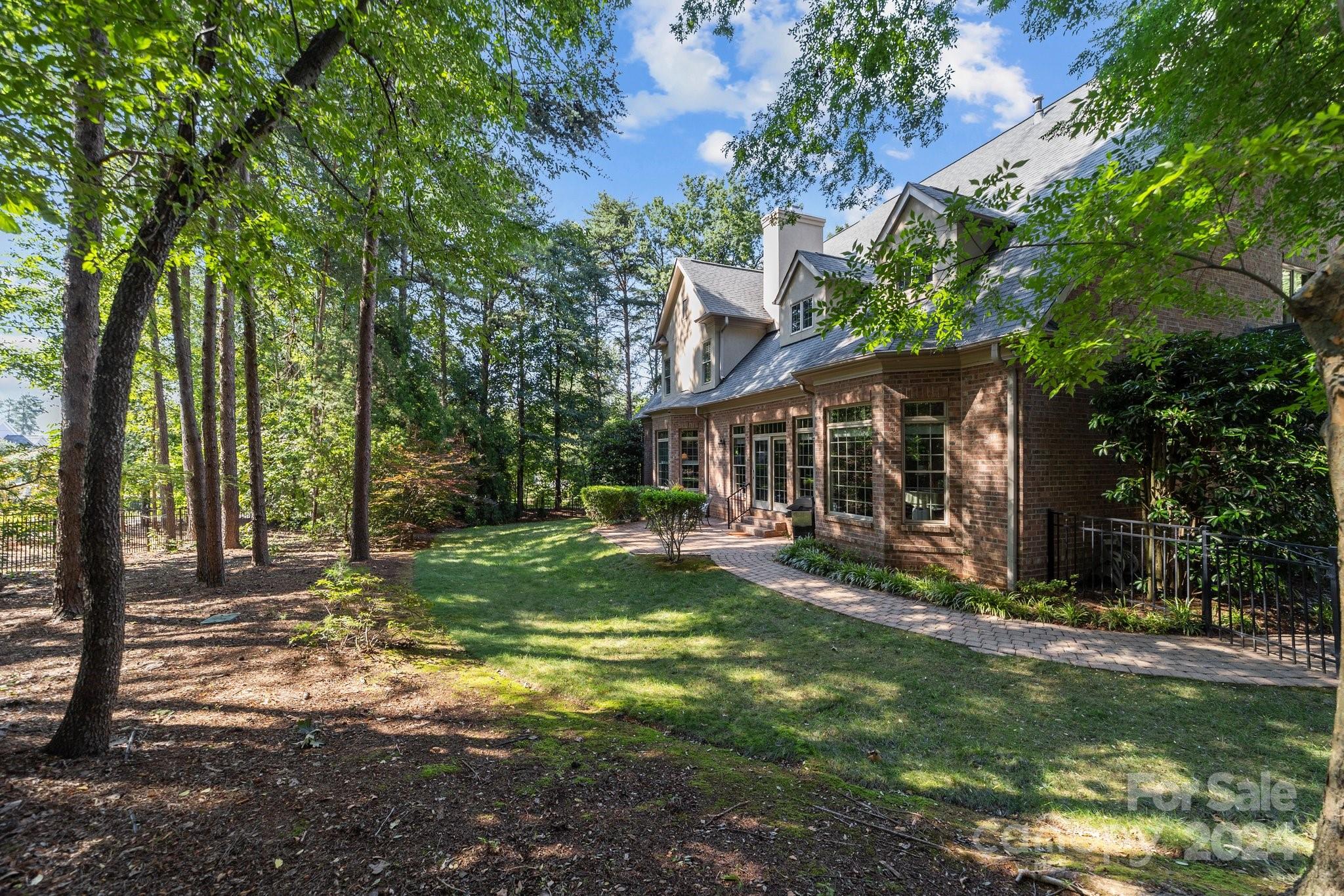 18807 Pentwater Court