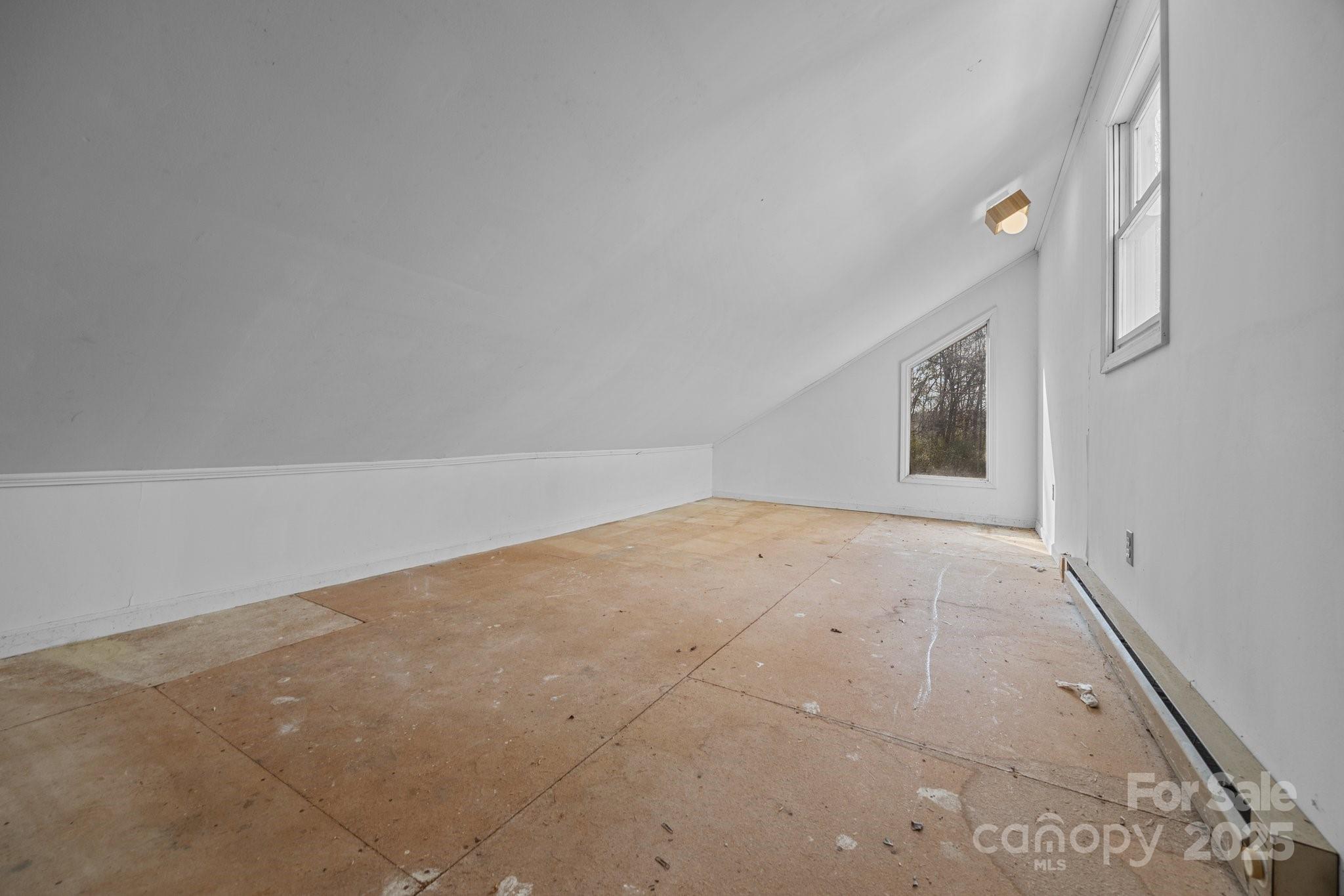 950 Lenhaven Street