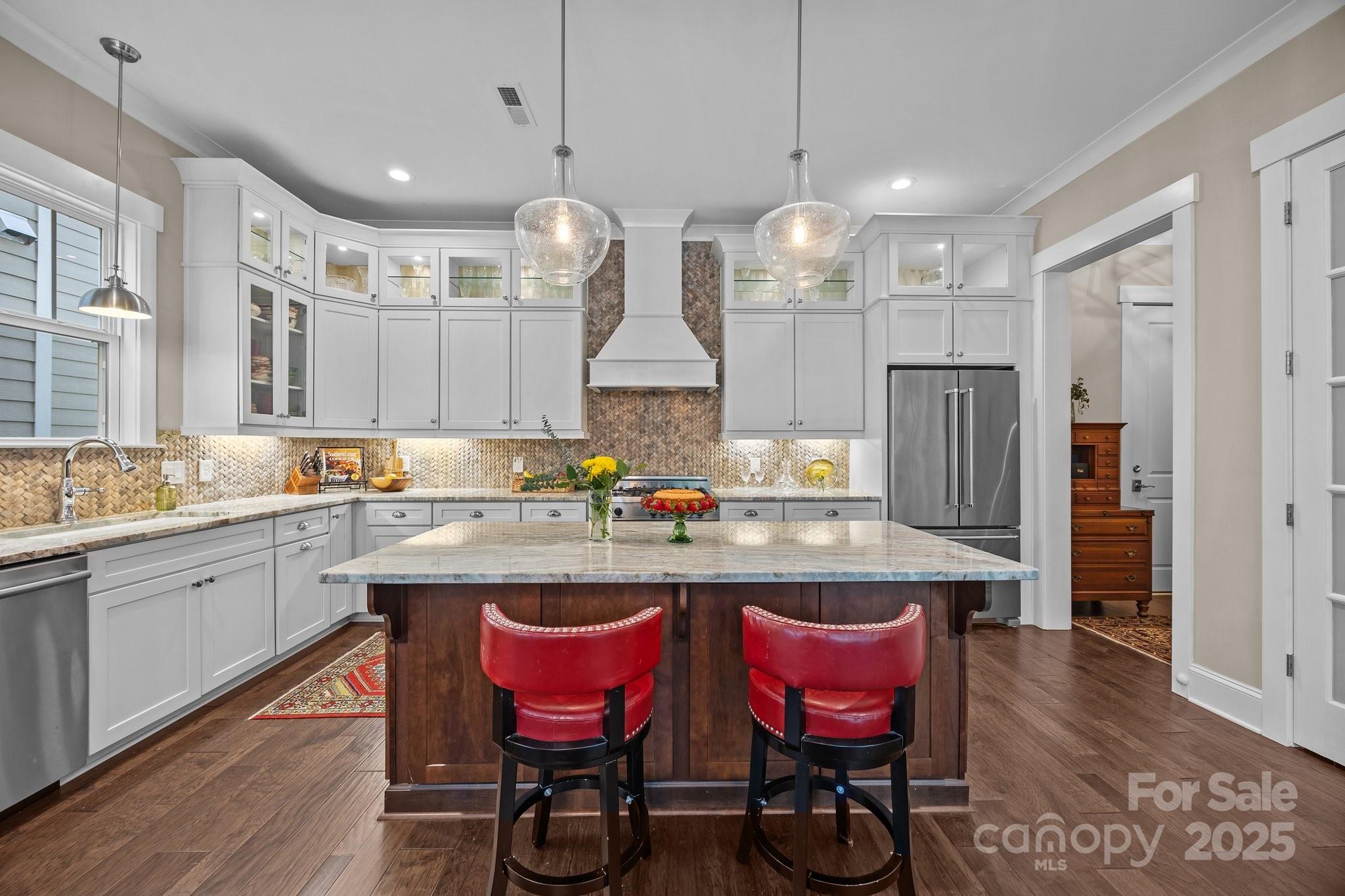 736 Amalfi Drive