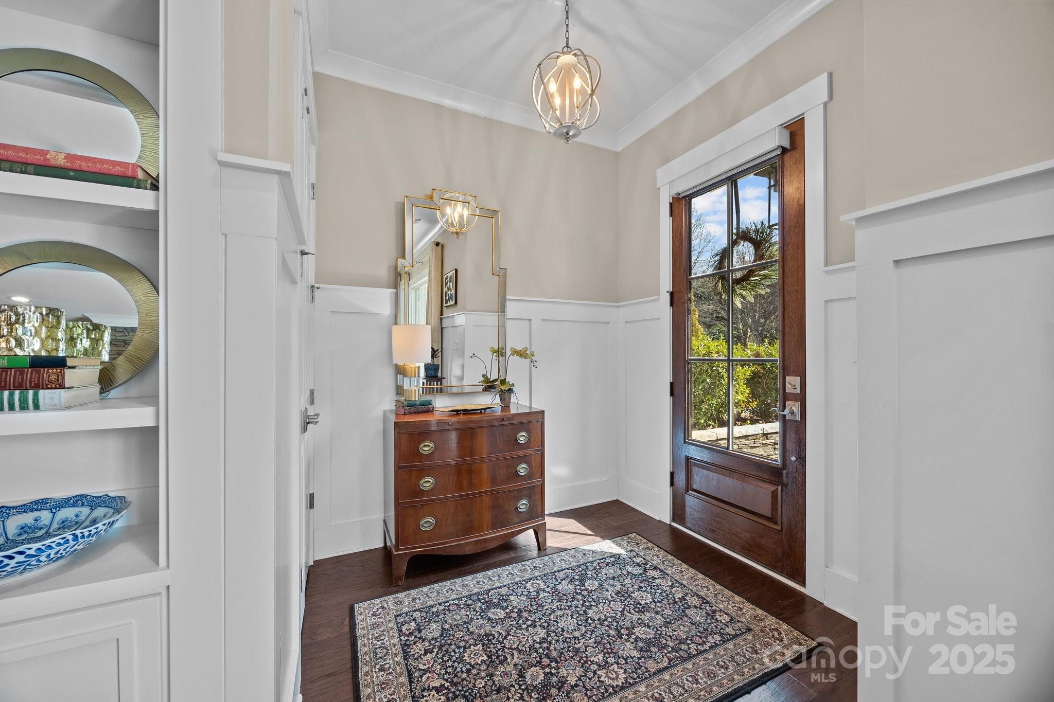 736 Amalfi Drive