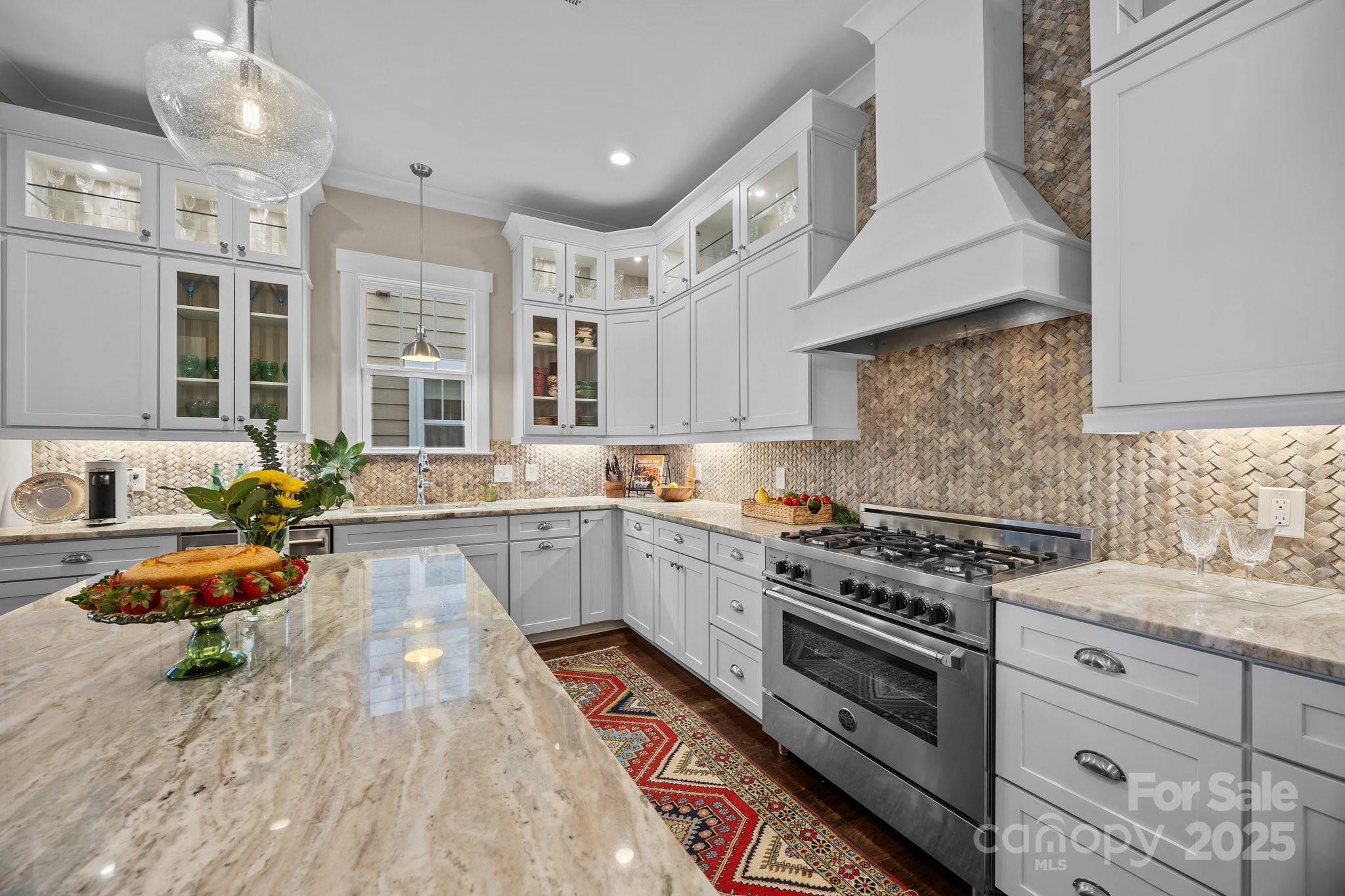 736 Amalfi Drive