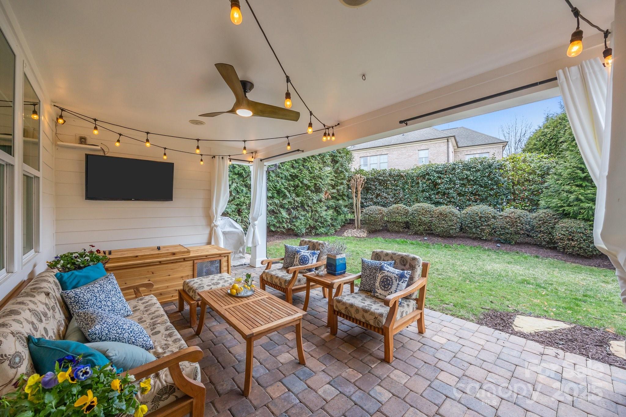 15913 Robbins Green Drive