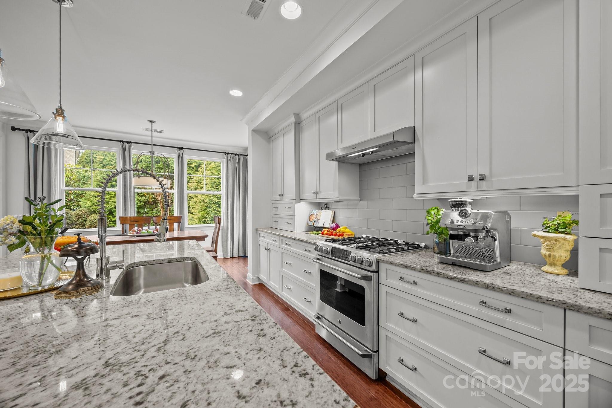 15913 Robbins Green Drive