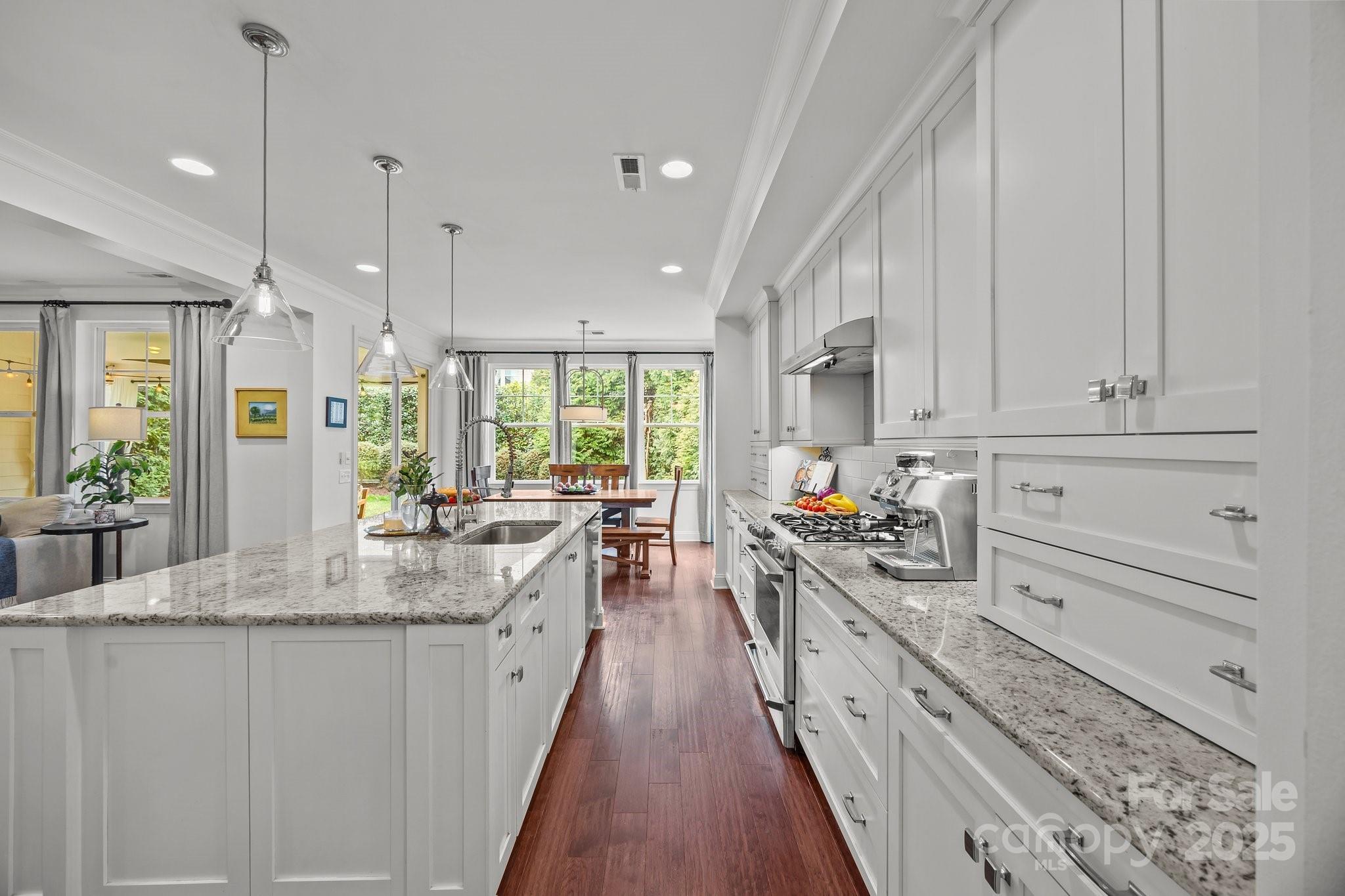 15913 Robbins Green Drive
