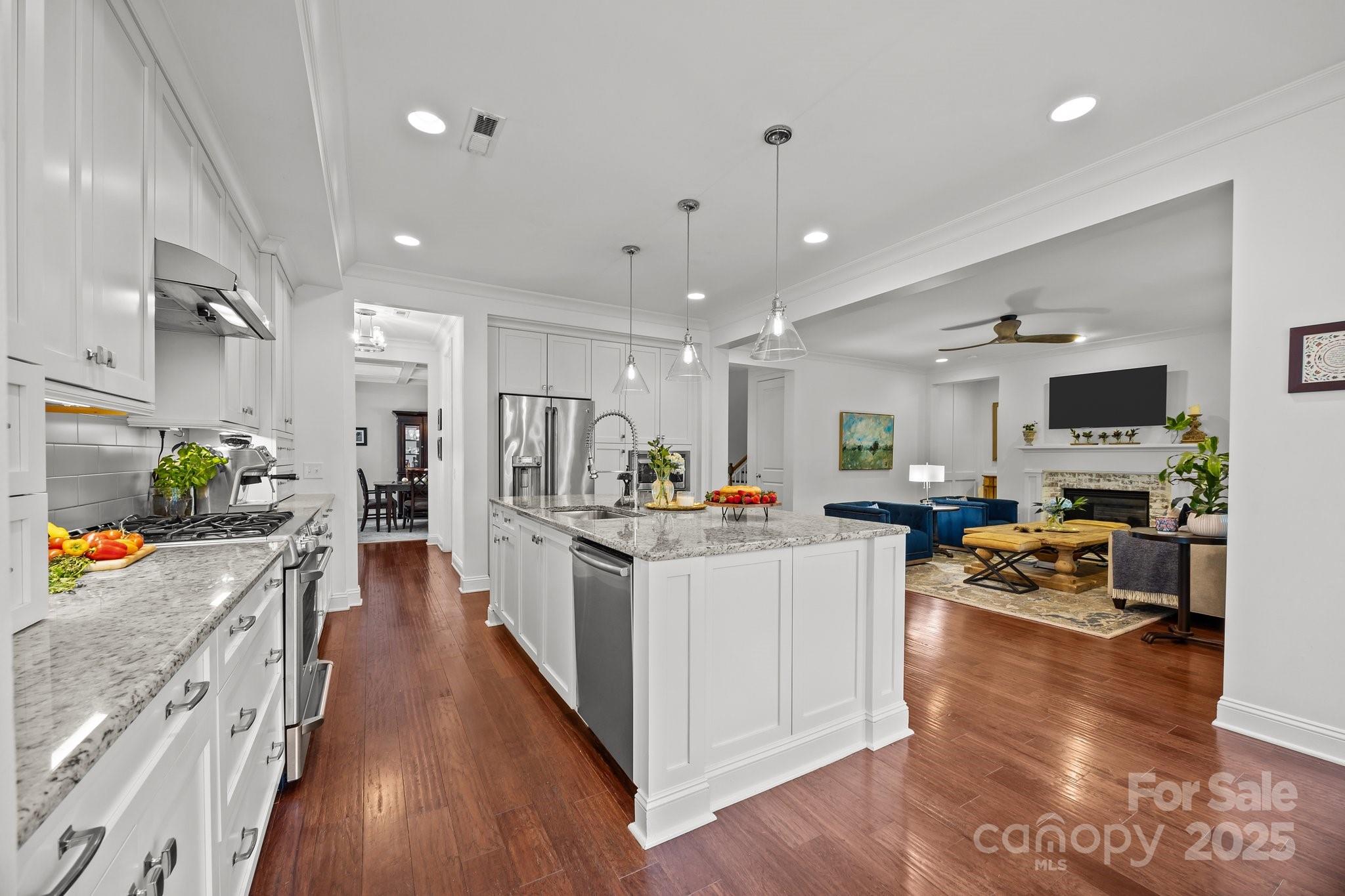 15913 Robbins Green Drive
