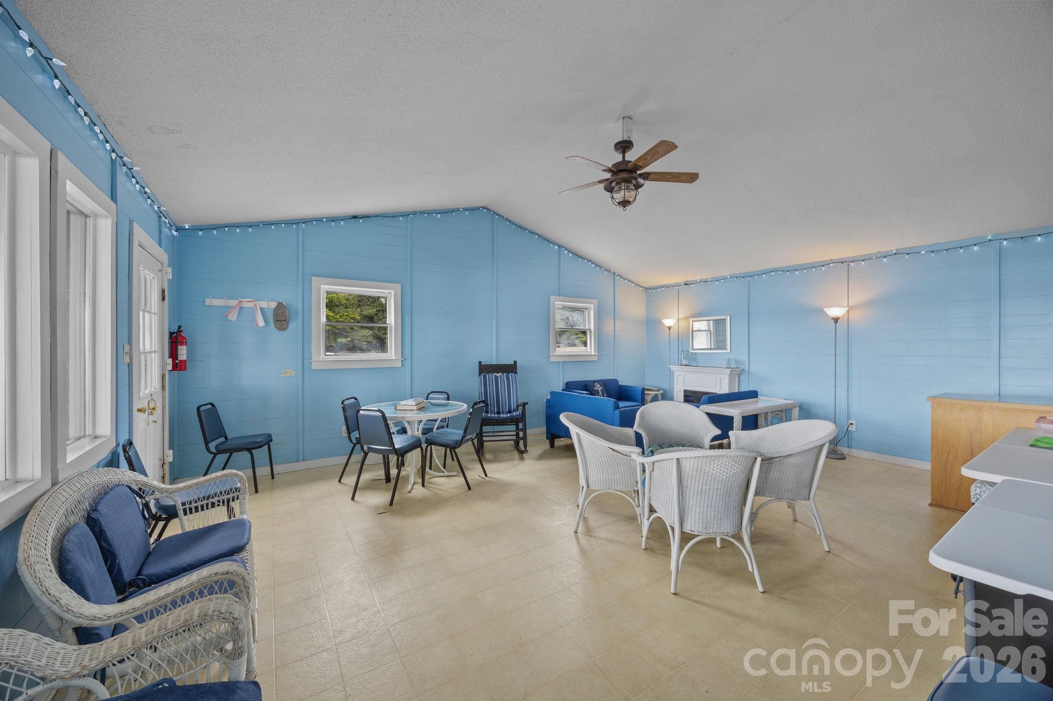 1887 Yacht Club Drive