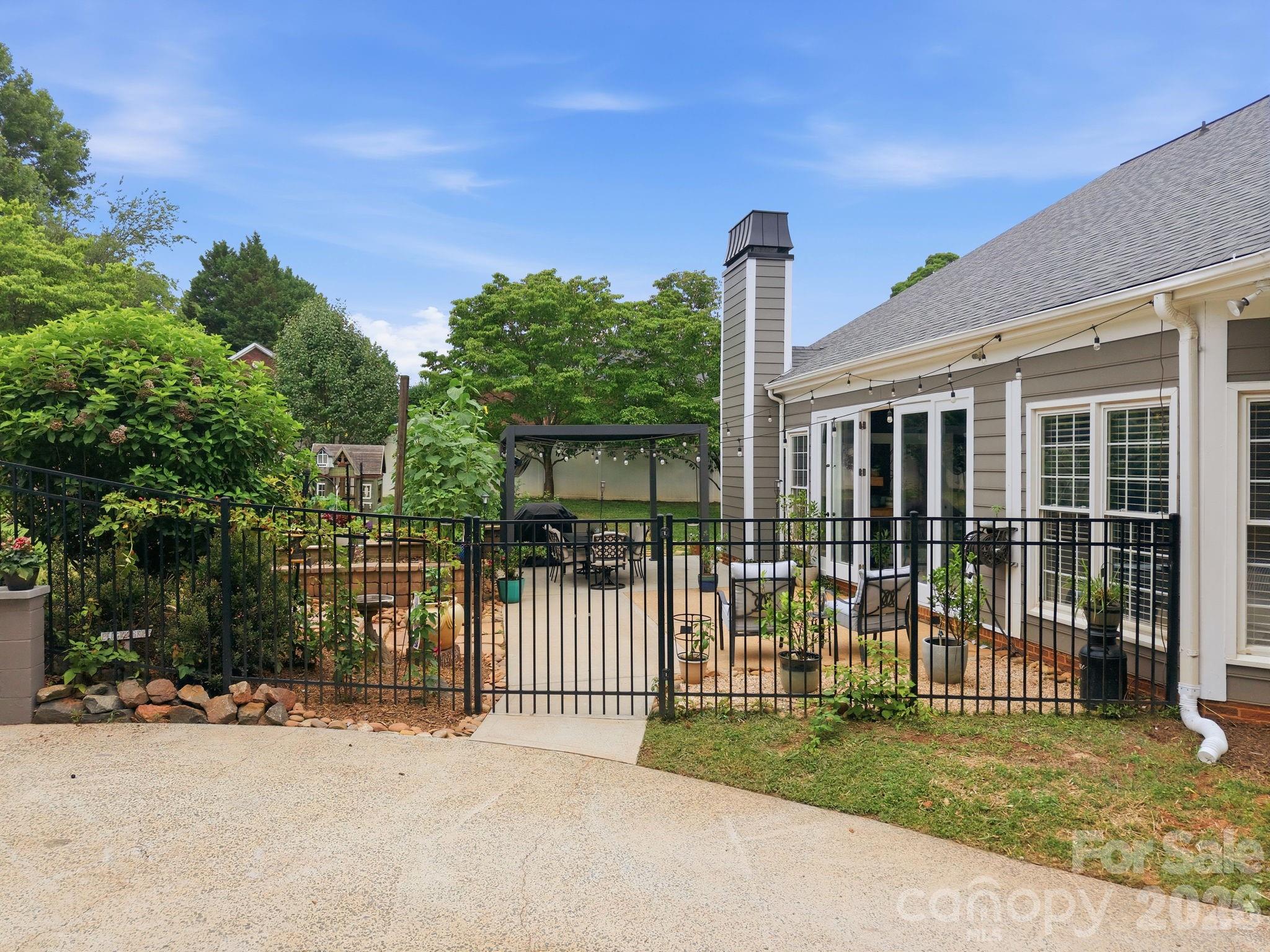 19147 Brookgreen Garden Place